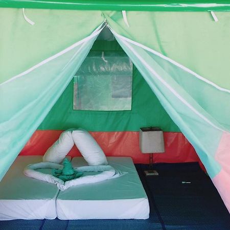 Koh Ngai Camping Restaurant @ Bar Eksteriør billede