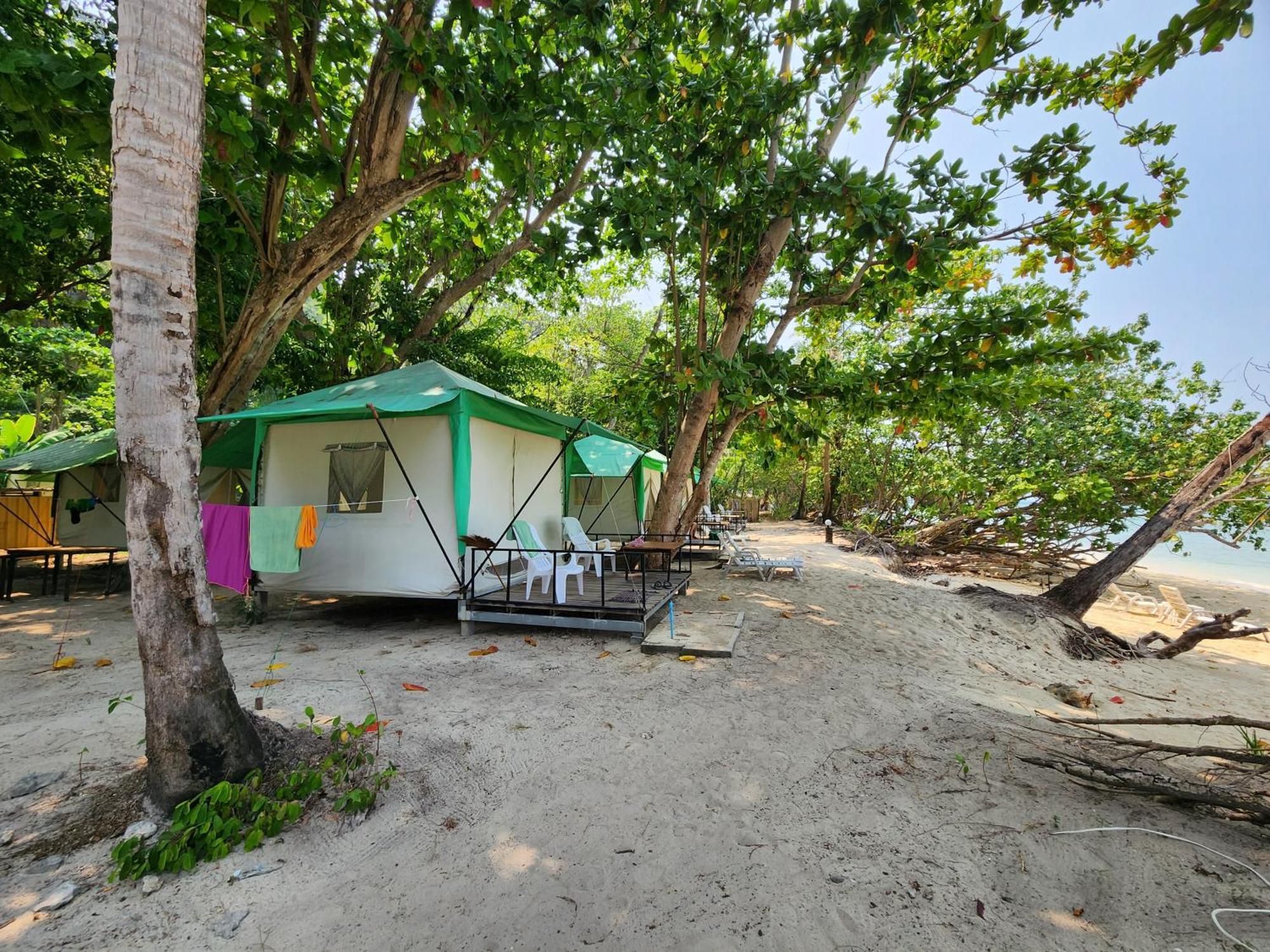 Koh Ngai Camping Restaurant @ Bar Eksteriør billede